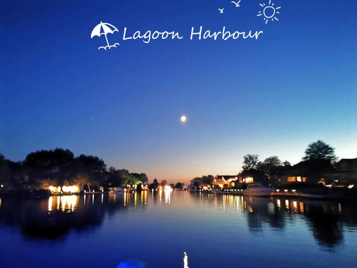 Lagoon Harbour Resort & Hotel 오릴리아 외부 사진